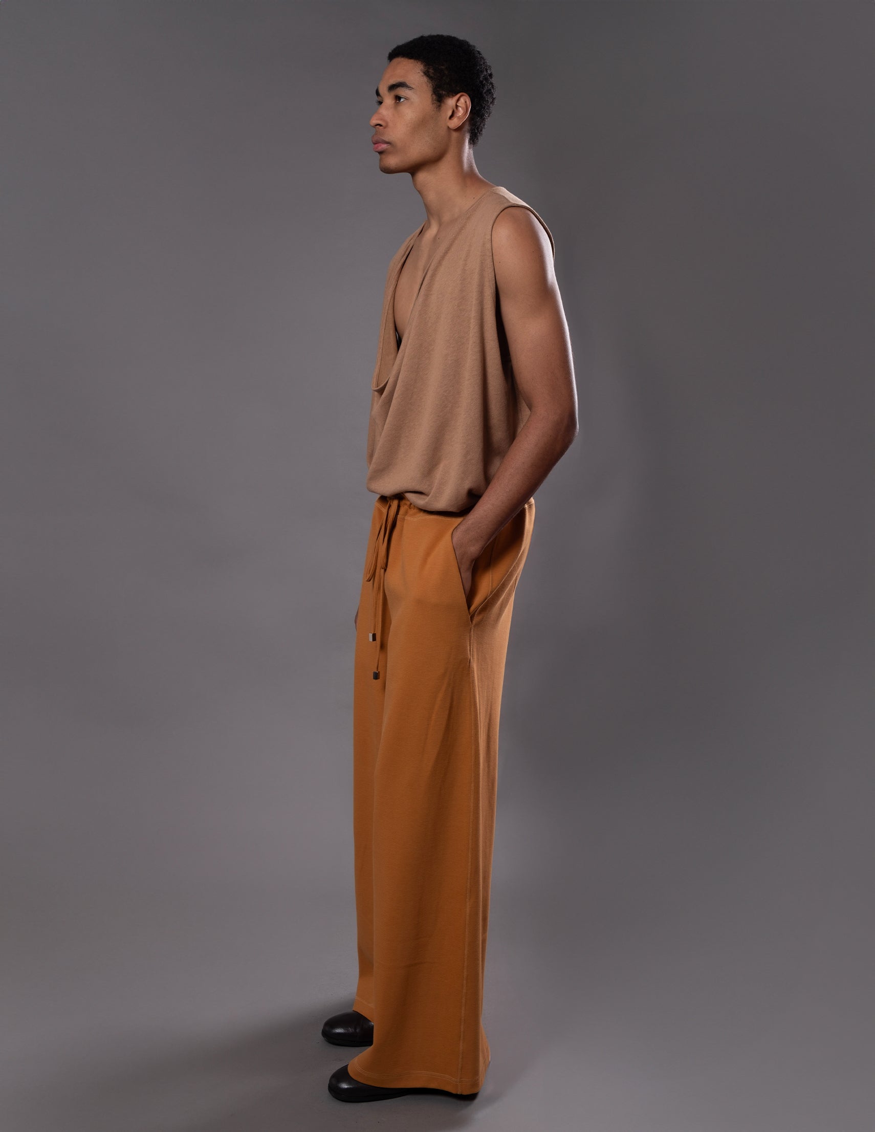 CALÇA MÁRIO V2 OCRE