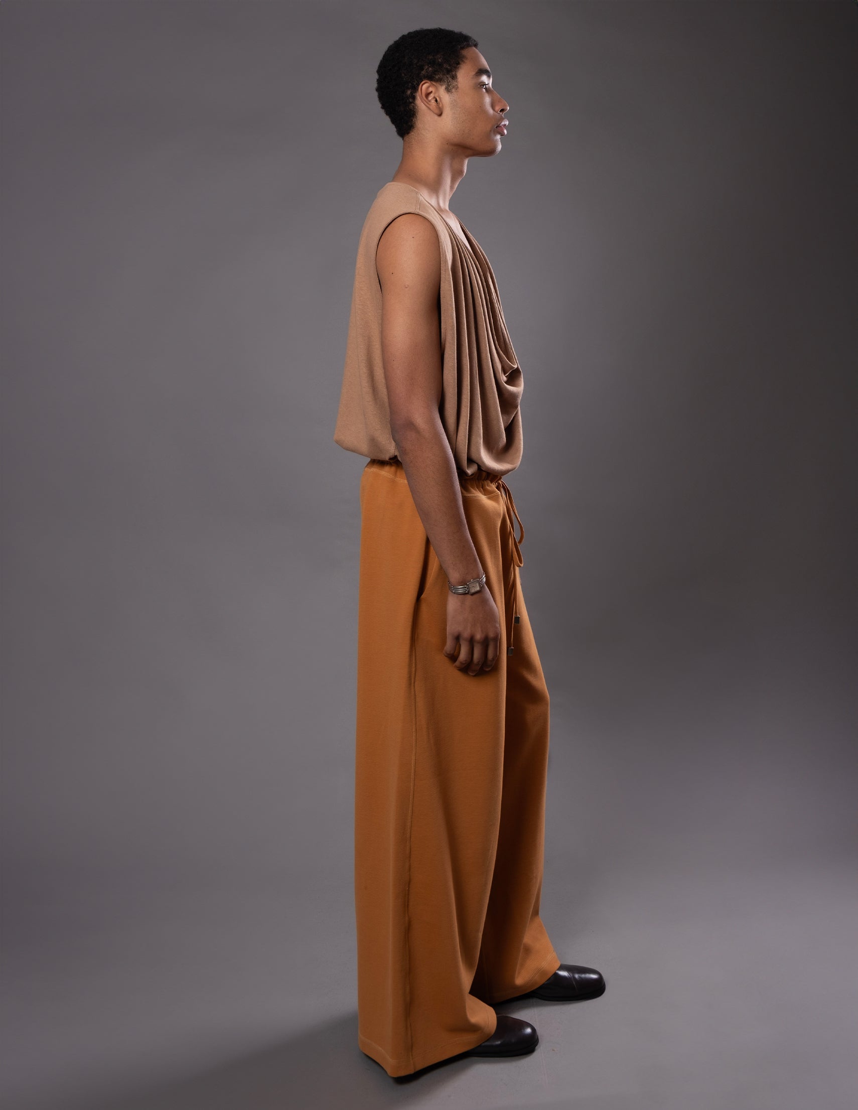 CALÇA MÁRIO V2 OCRE