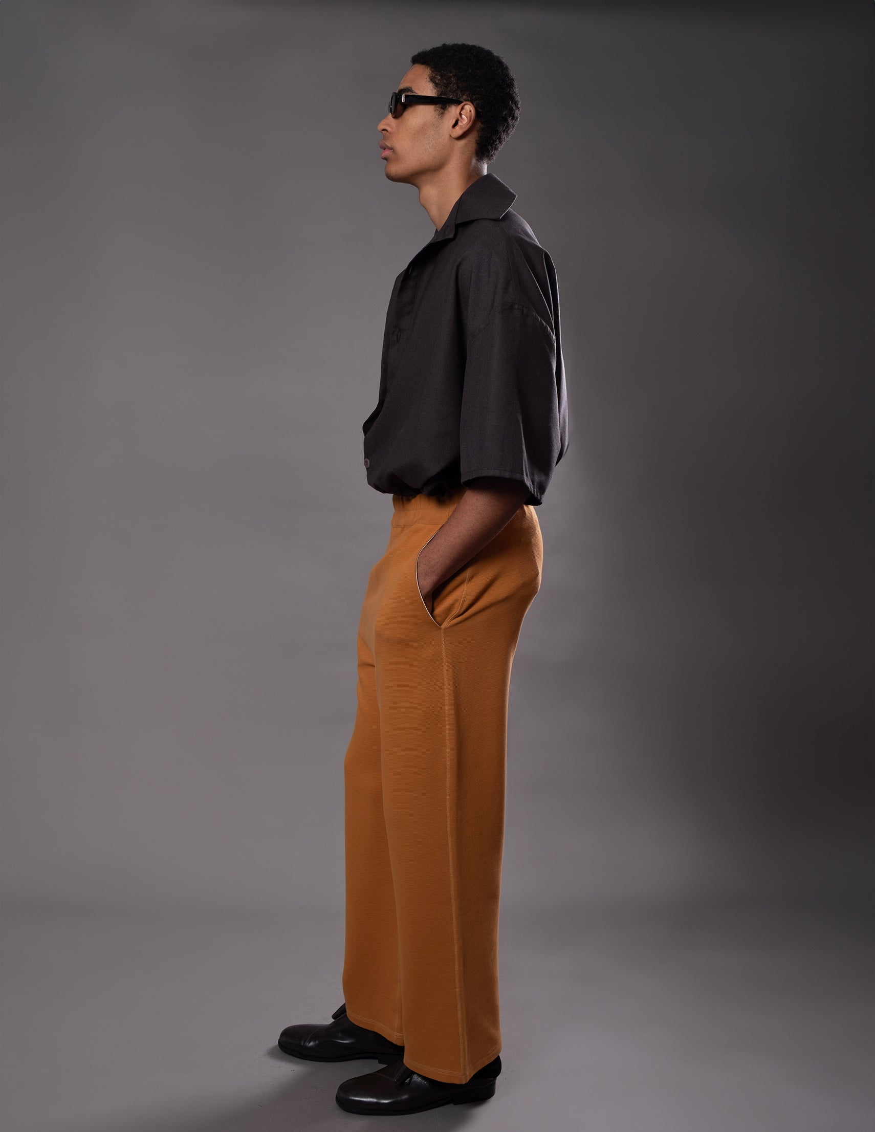 CALÇA MÁRIO OCRE