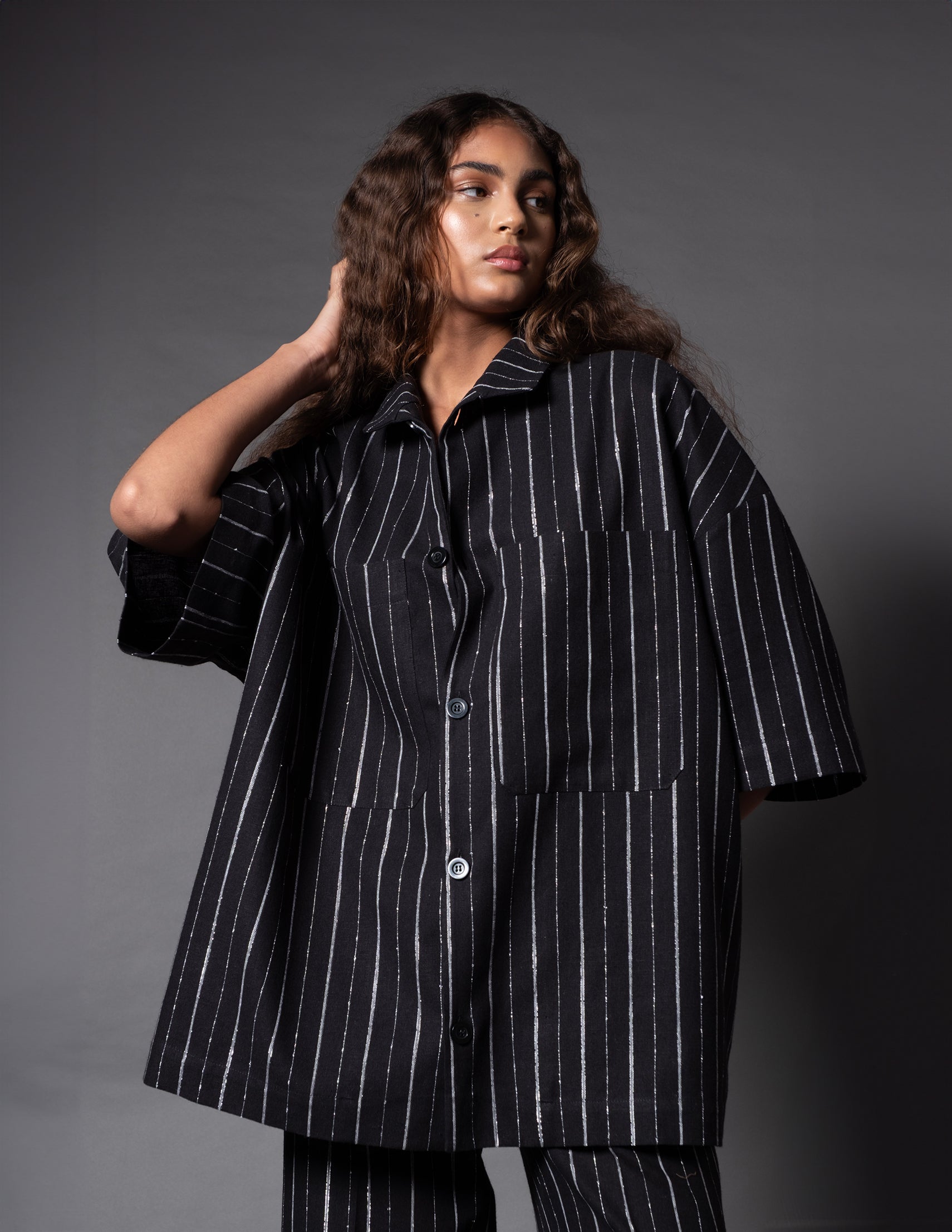 CAMISA PREÁ OVERSIZED PRETA RISCA