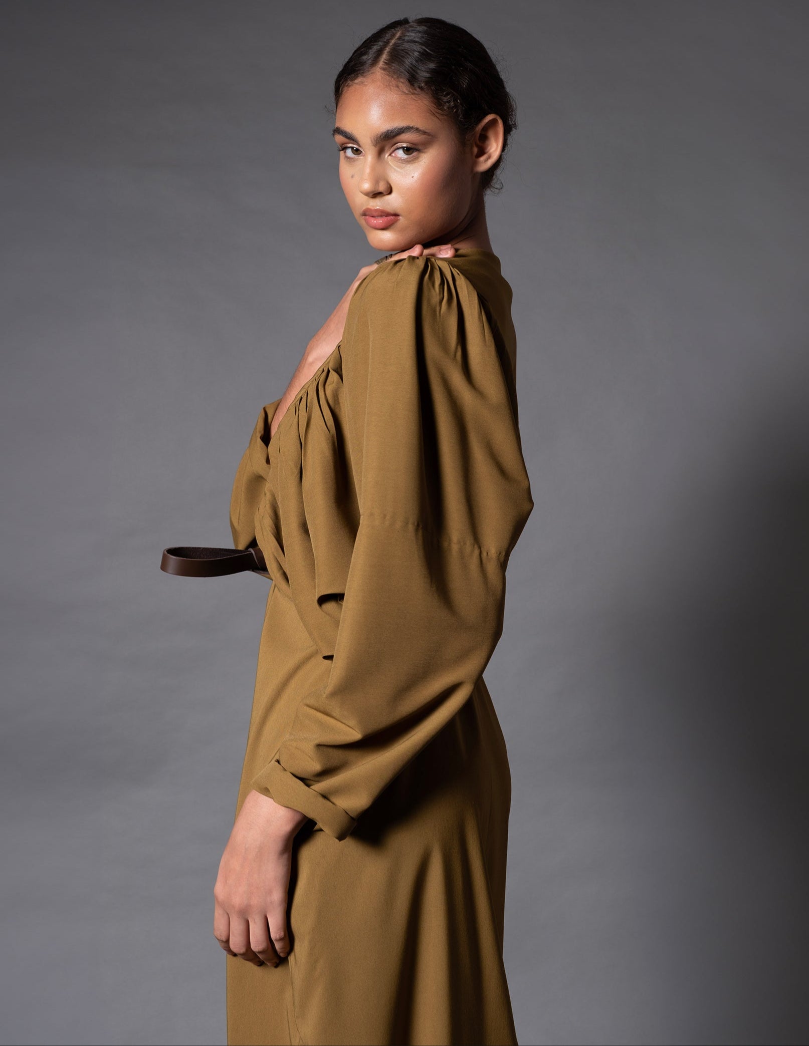 VESTIDO TALIZE MOSTARDA