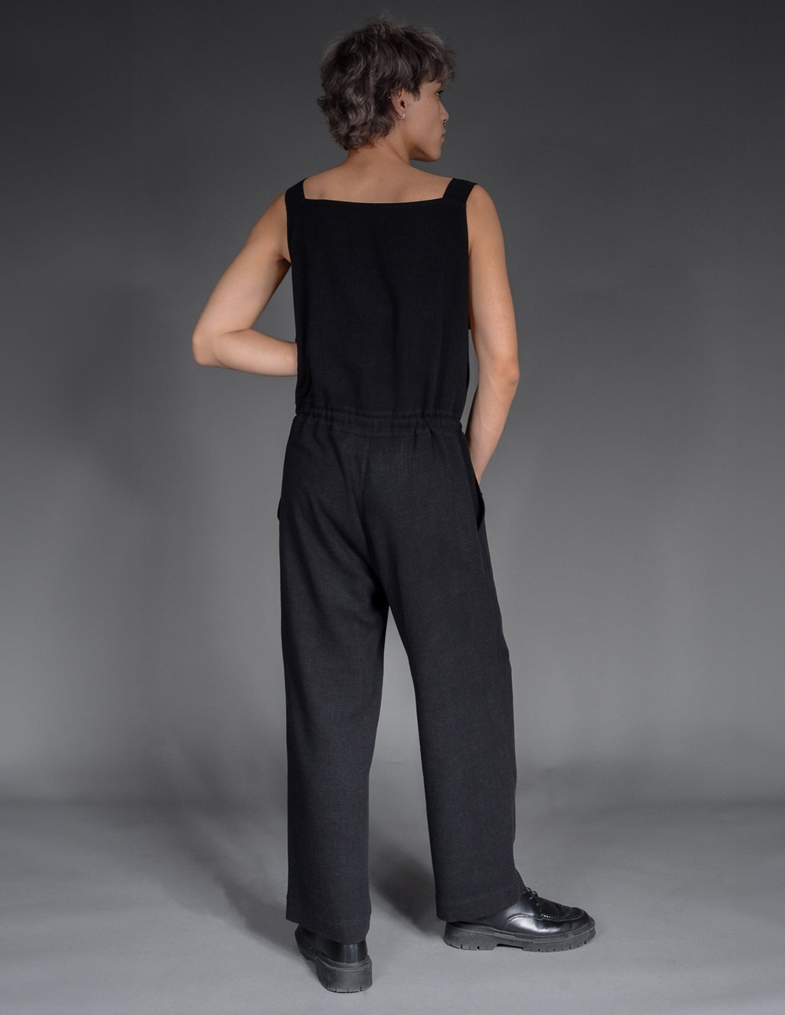 JARDINEIRA GLOBO PRETA