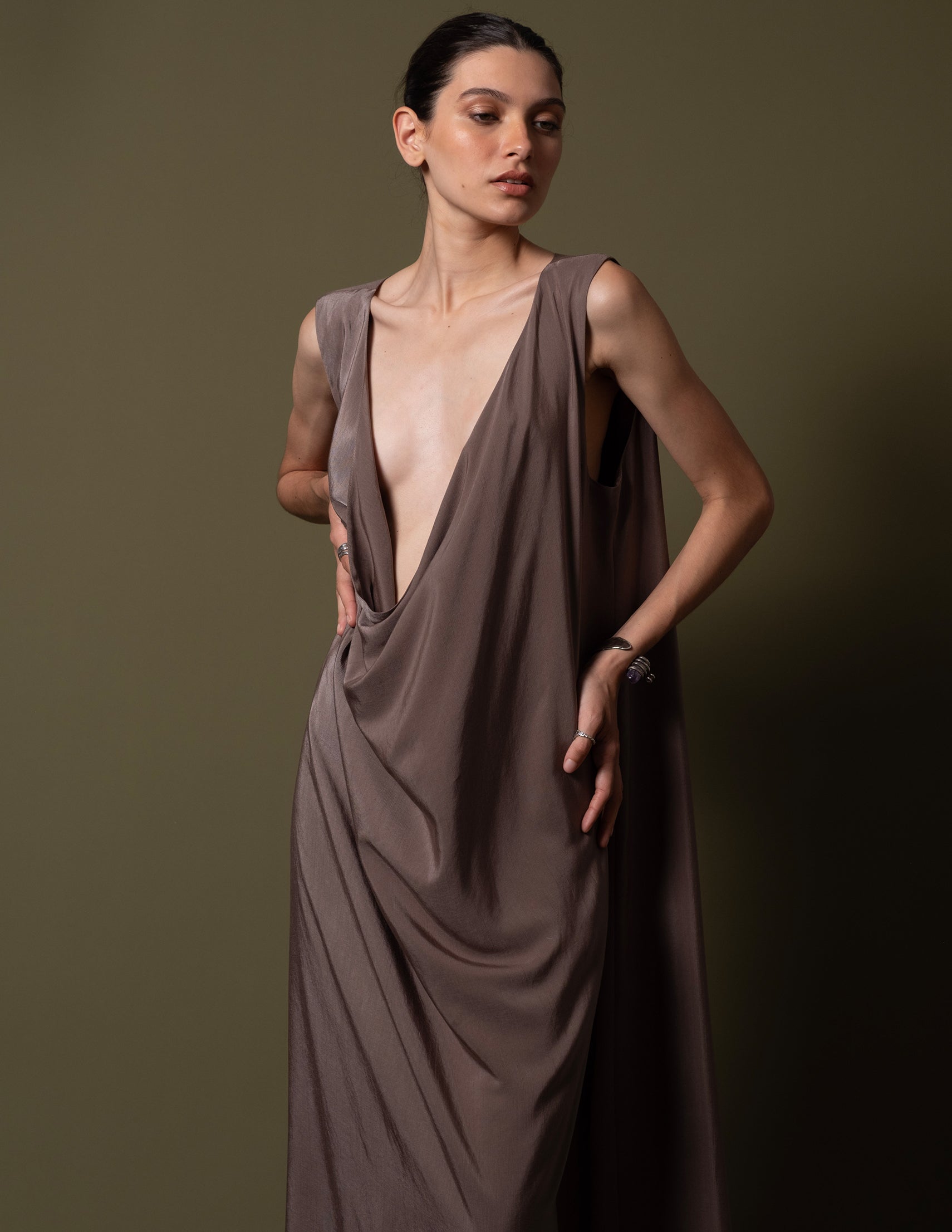 VESTIDO EMILIE DEGAGÊ MARROM