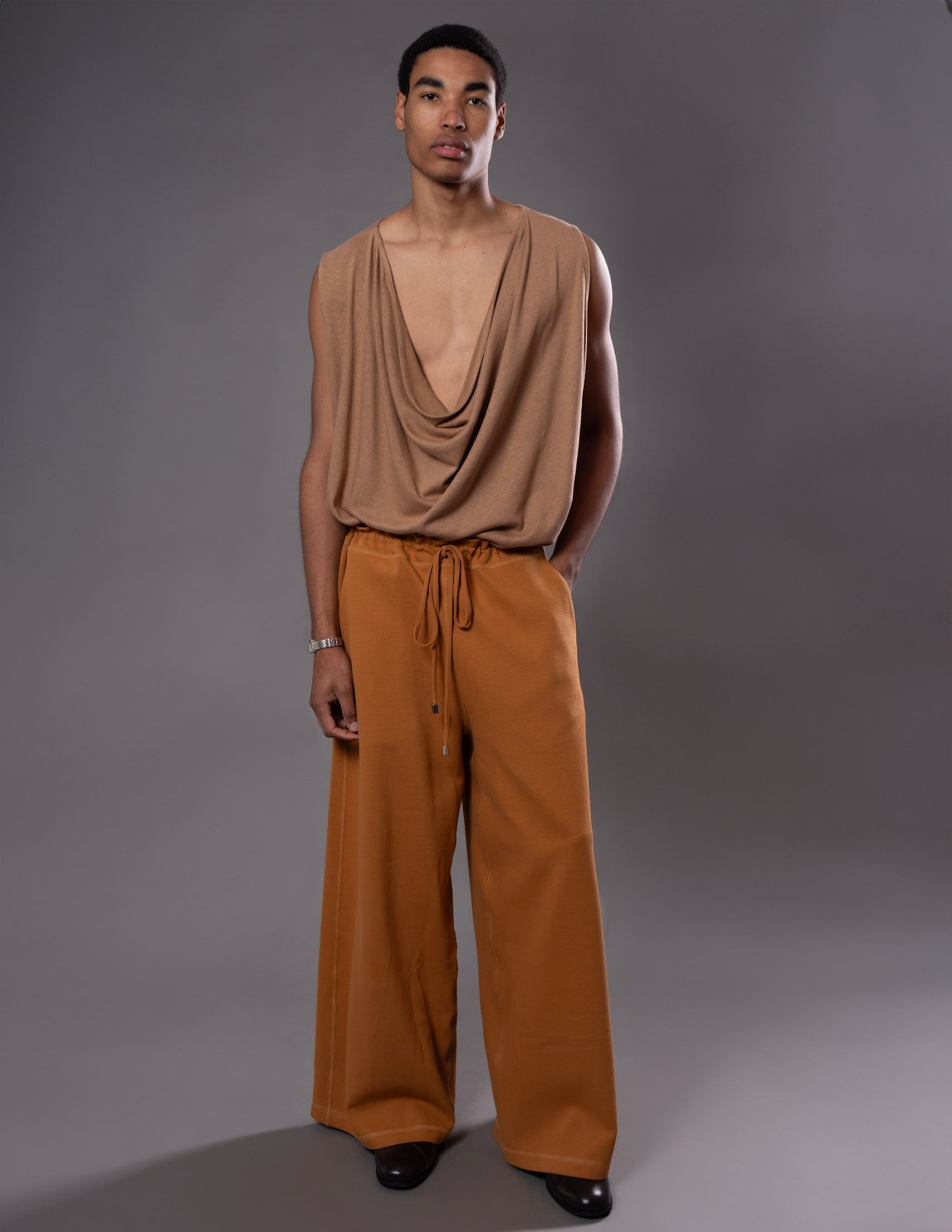 CALÇA MÁRIO V2 OCRE