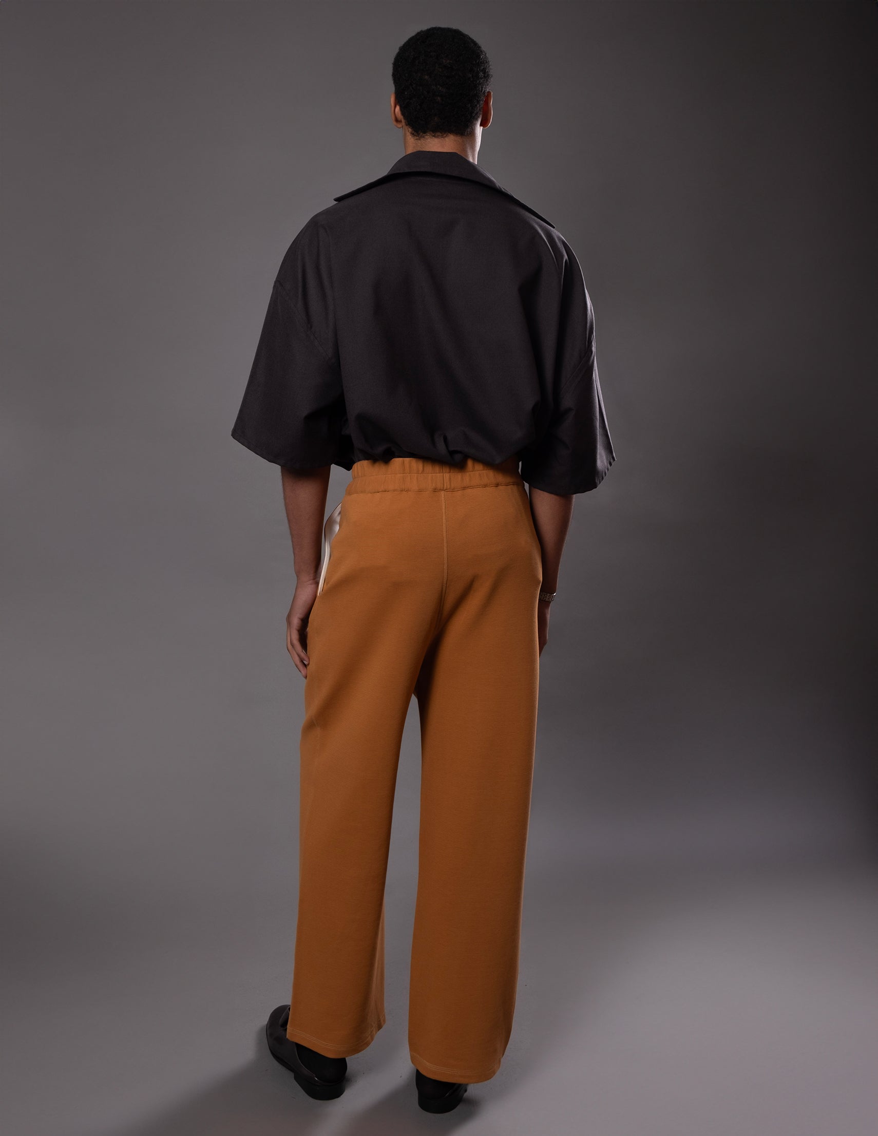 CALÇA MÁRIO OCRE