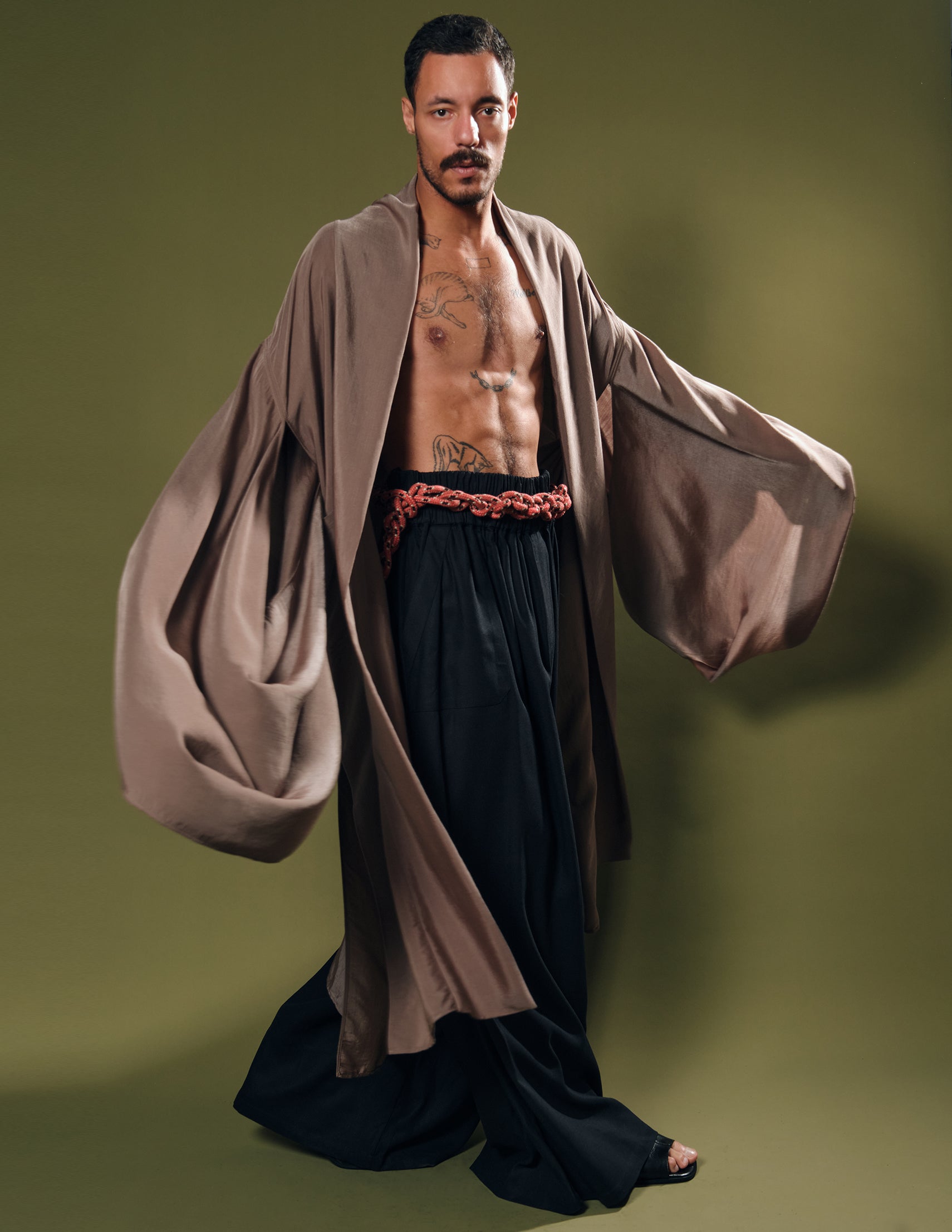 KIMONO WU MARROM